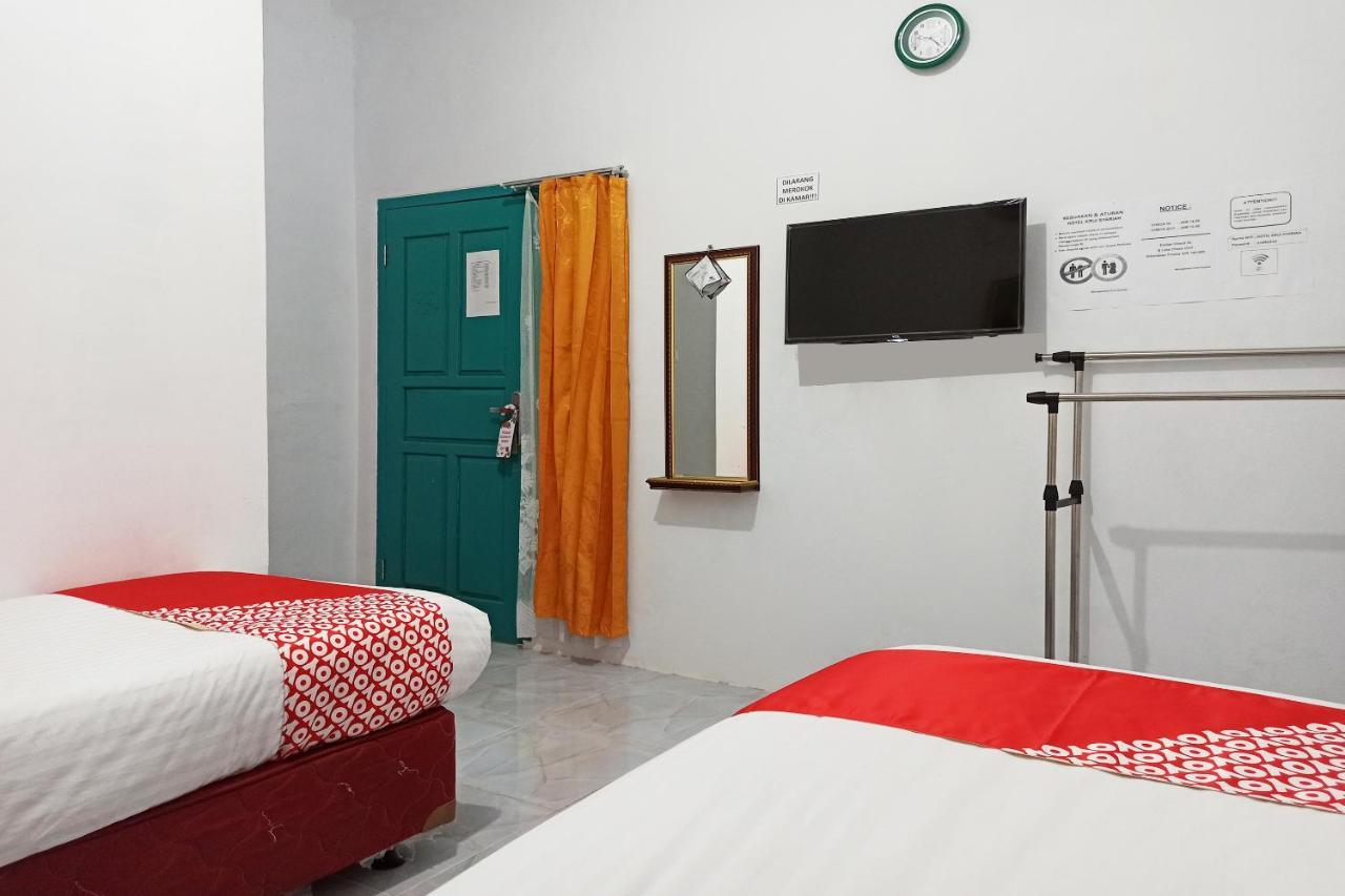 Oyo 2611 Hotel Krui Syariah Buitenkant foto
